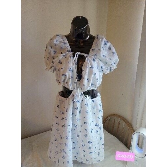 H&M / Divided DressNWTDivided  SIZE LARGE.  Color White/ W Fowers Blue - Picture 1 of 7